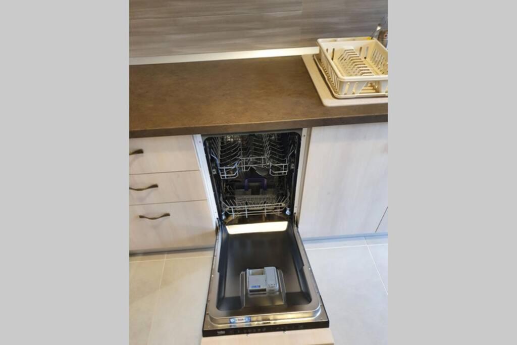 ブカレストConfort Studio With A Marvelous Kitchenアパートメント エクステリア 写真