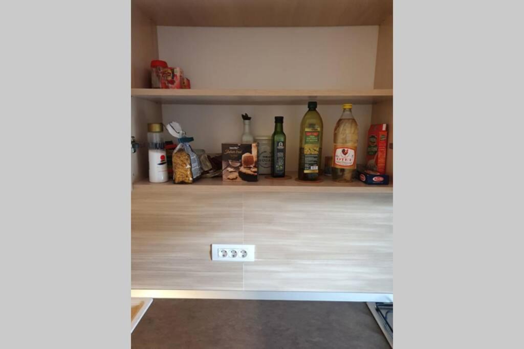 ブカレストConfort Studio With A Marvelous Kitchenアパートメント エクステリア 写真
